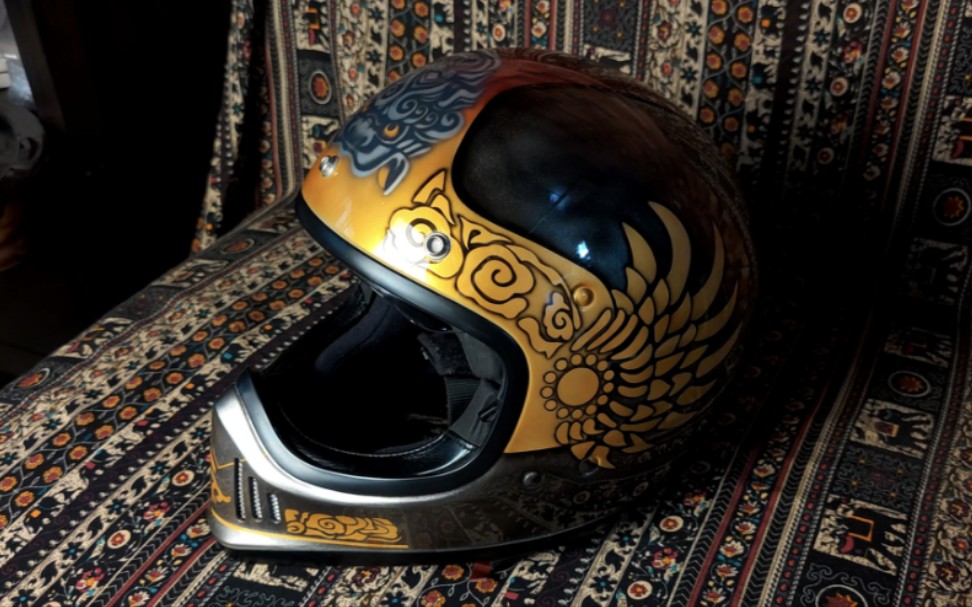 定制甲胄风格彩绘头盔