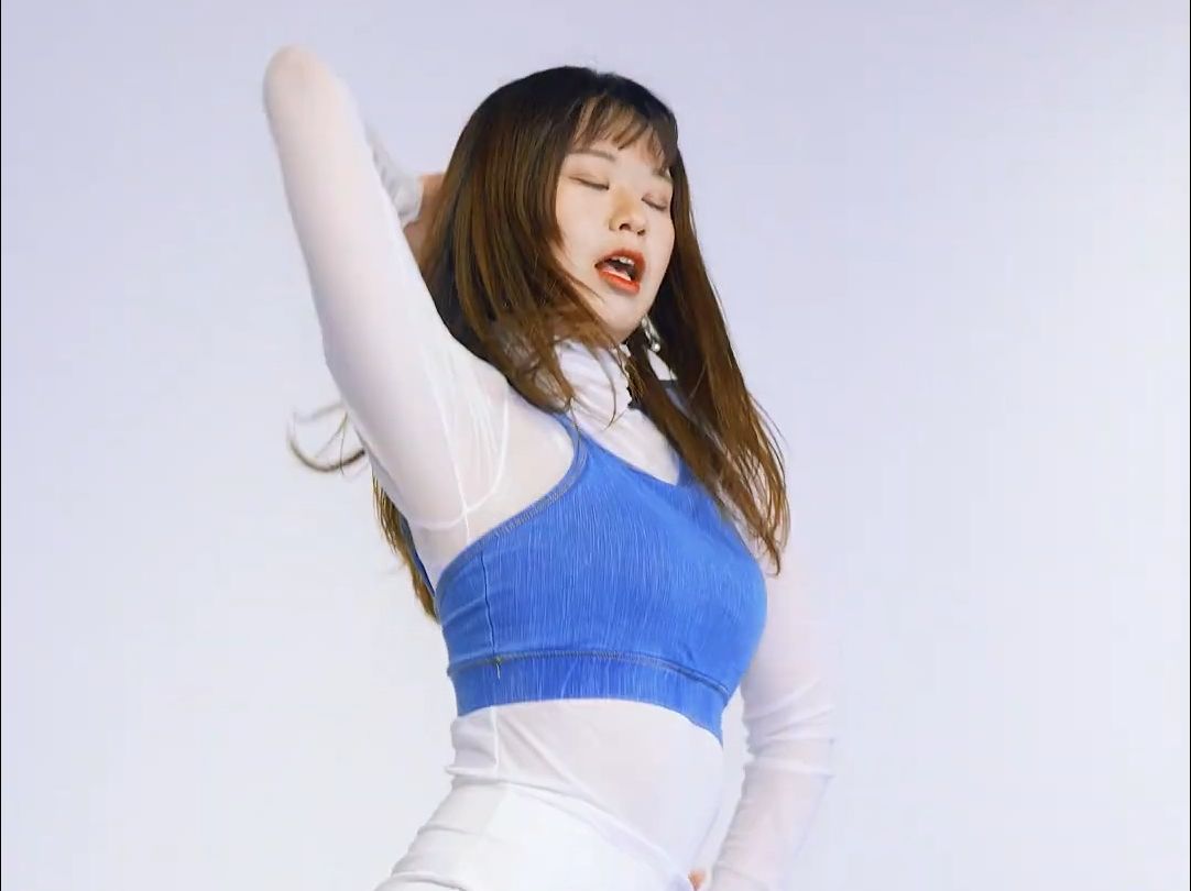 直拍晚安吻女团舞