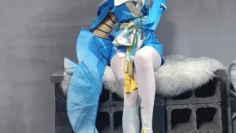 姐姐的腿比我命都长