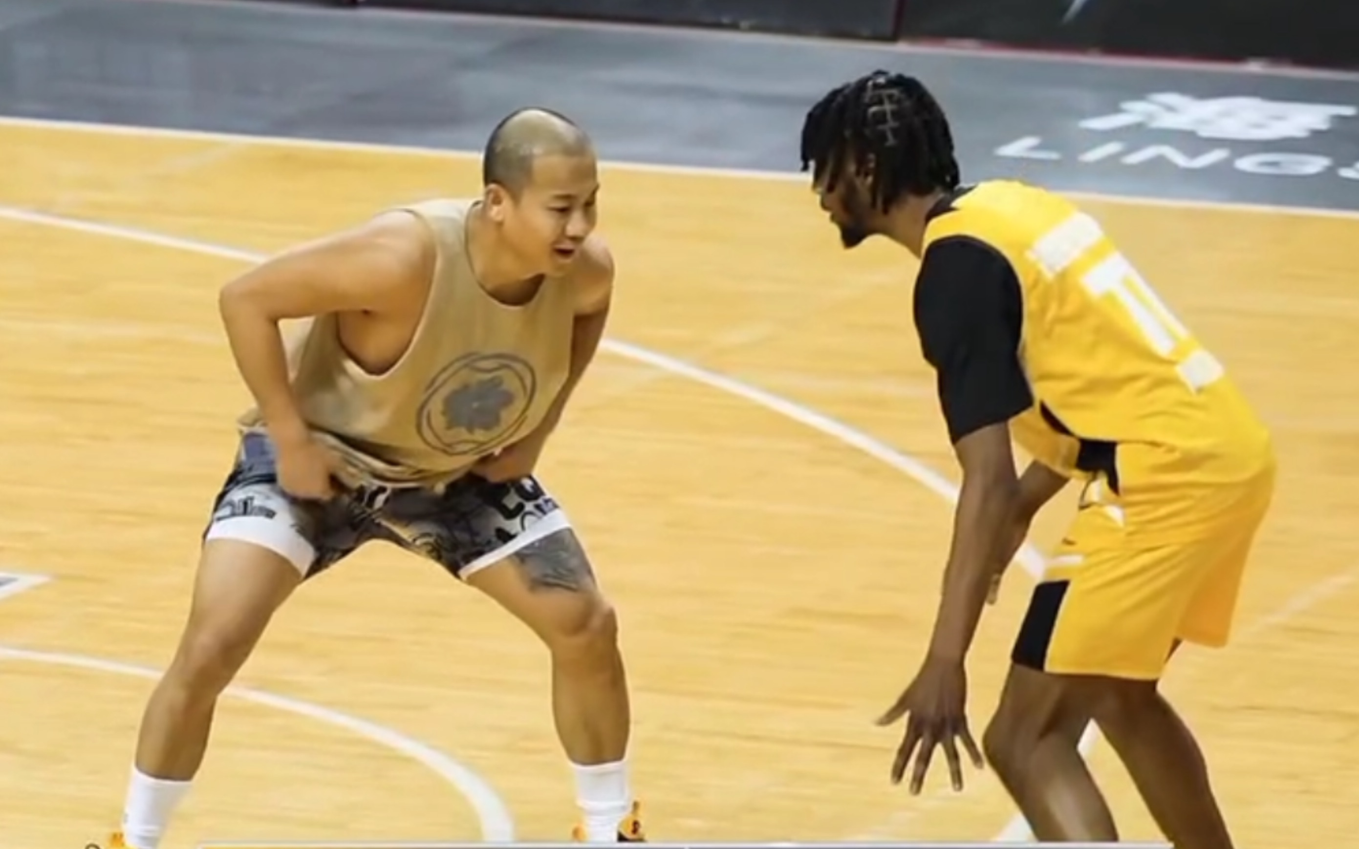 美式单挑!曹芳开局领先25分!