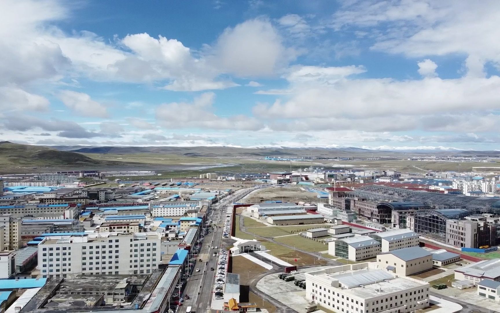 那曲是中国唯一没有树的城市吗达文西航拍那曲一探究竟