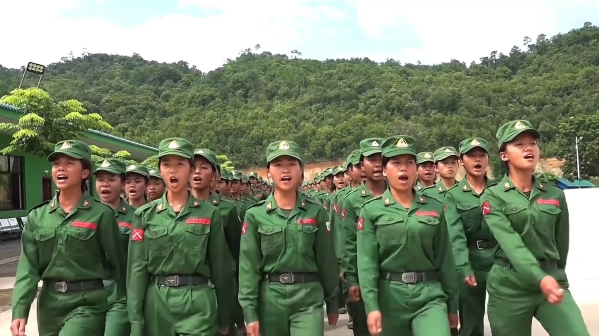 缅甸掸邦东部民族民主同盟军女兵训练纪实