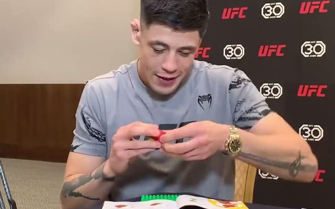 【ufc283】赛前小游戏:莫雷诺的五分钟拼乐高挑战【独家视角】