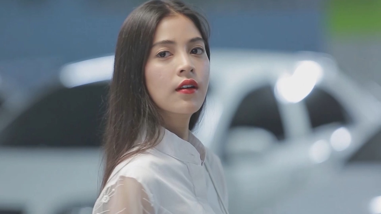 撕心裂爱帅哥苦等女子未果打电话不料却得知对方情况有异