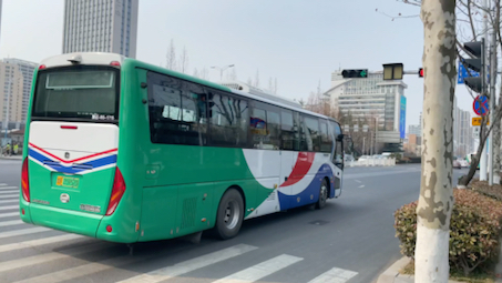 【水视频】青岛交运温馨巴士632路驶出汽车东站终点站