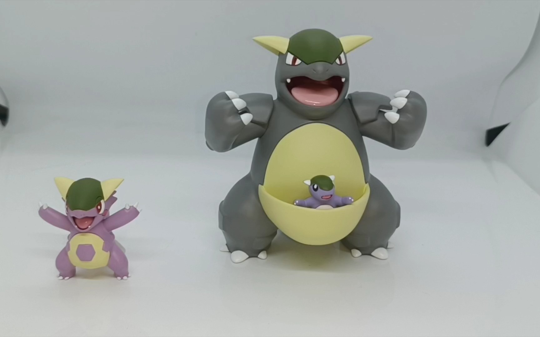 闪光色宝可梦模型 1比20比例 袋兽