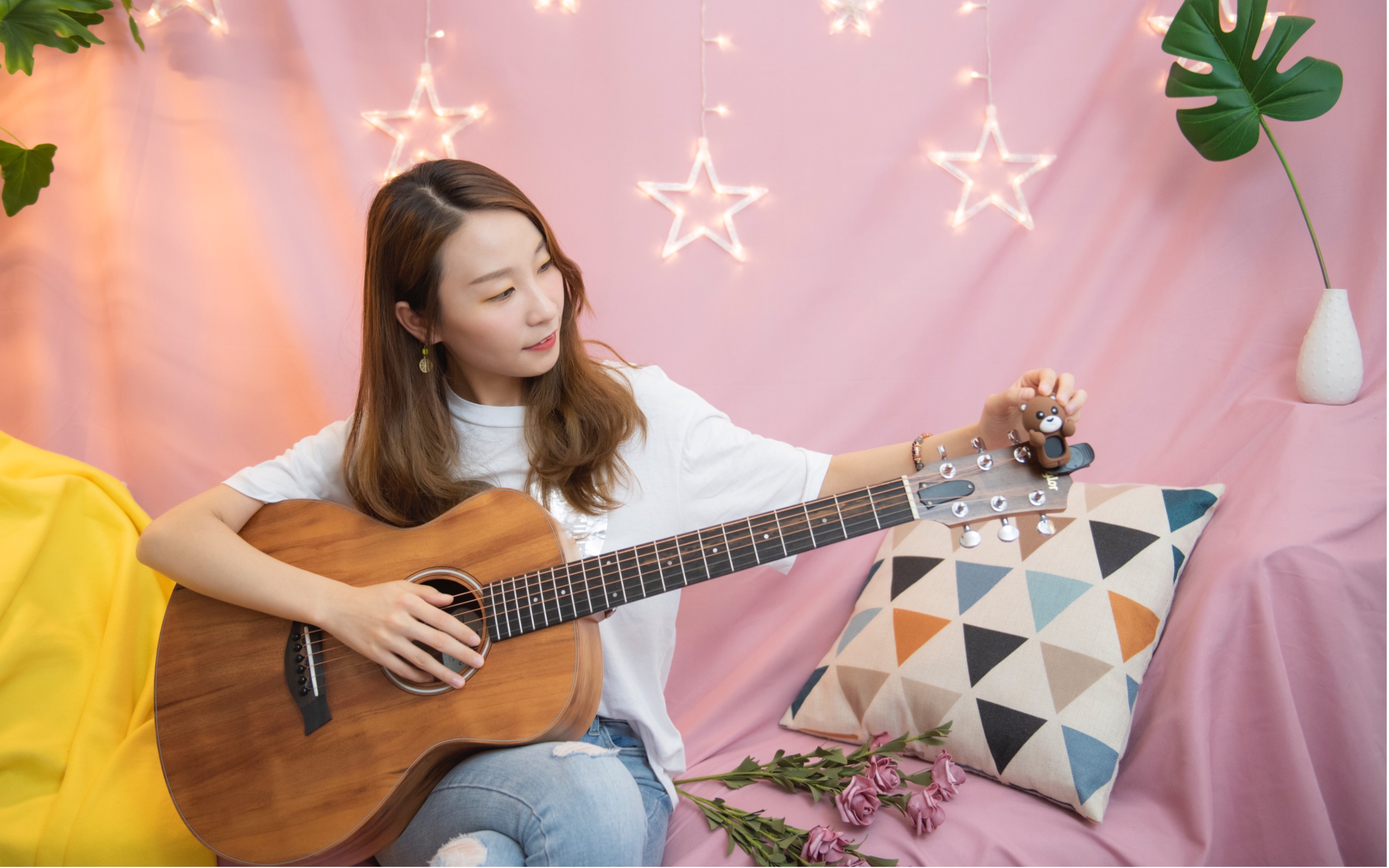 吉他教学第三课-吉他的持琴姿势以及弹奏