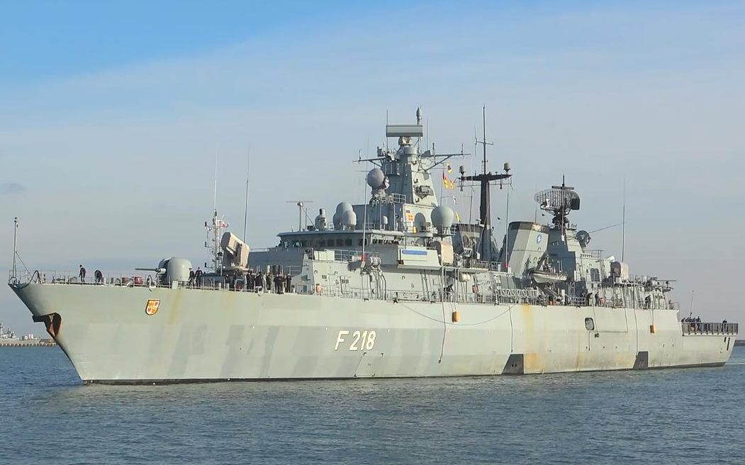 【德国海军】勃兰登堡级护卫舰"梅克伦堡"号(f-218)抵达格丁尼亚港