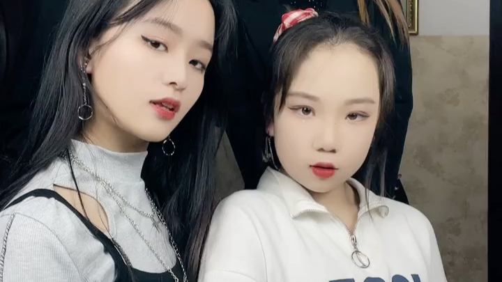 漫雪和姐姐的甜蜜日常 女儿太漂亮啦_哔哩哔哩_bilibili