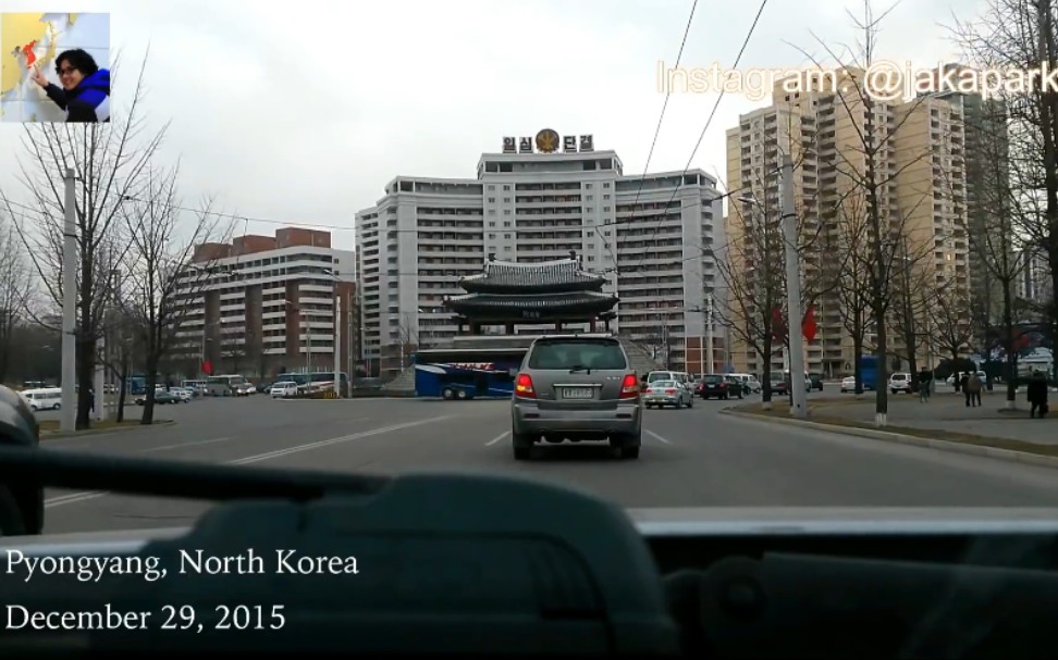 [图]朝鲜平壤街头的交通拥堵 Traffic Jam in North Korea - 朝鲜街景