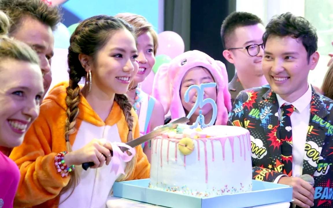 G.E.M.邓紫棋 25生日派对活动花絮哔哩哔哩bilibili