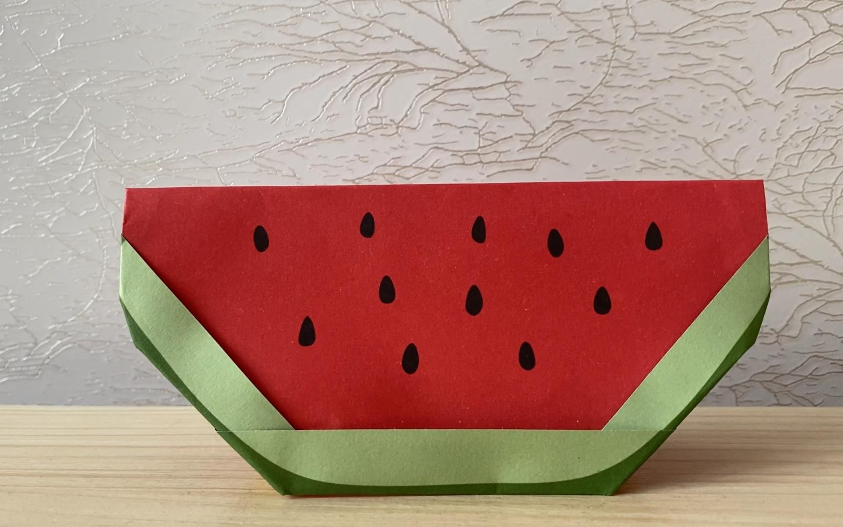 手工折纸教学,小西瓜的折叠方法!