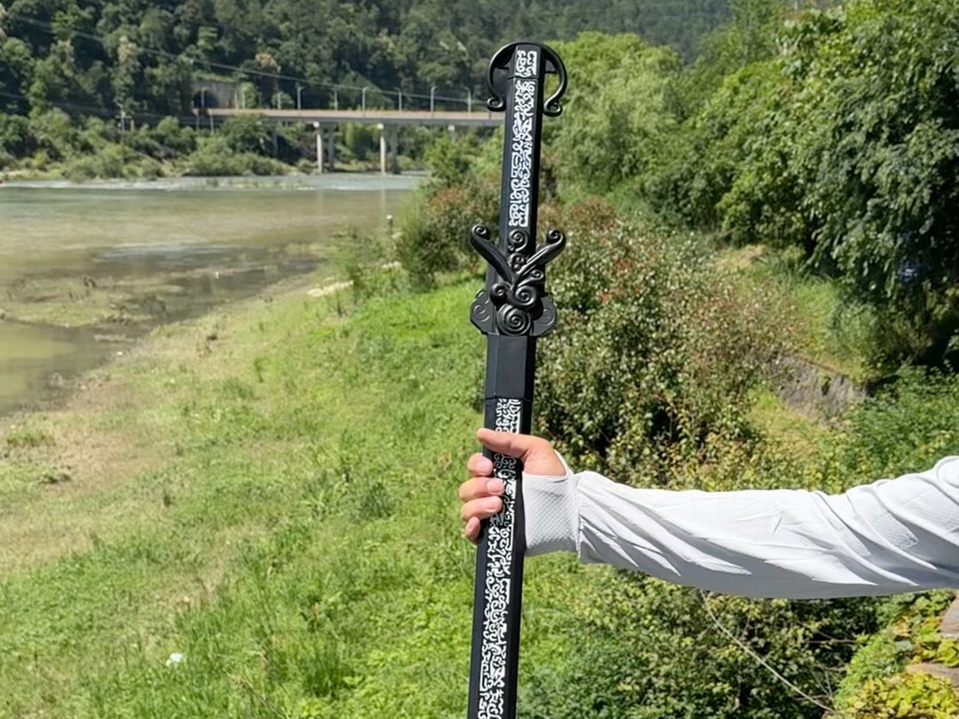 "似剑非攻,墨眉无锋"非攻,墨眉都是武器,非攻像剑而不是剑,墨眉是无锋