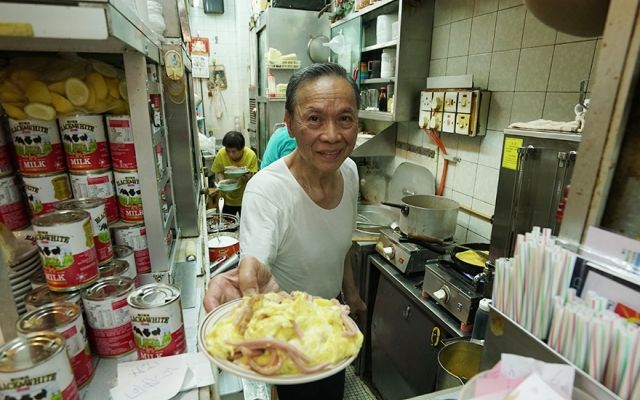 40年嘉乐冰室结业 巨型奄列即将成回忆 老板忙碌一辈子决定卖铺退休