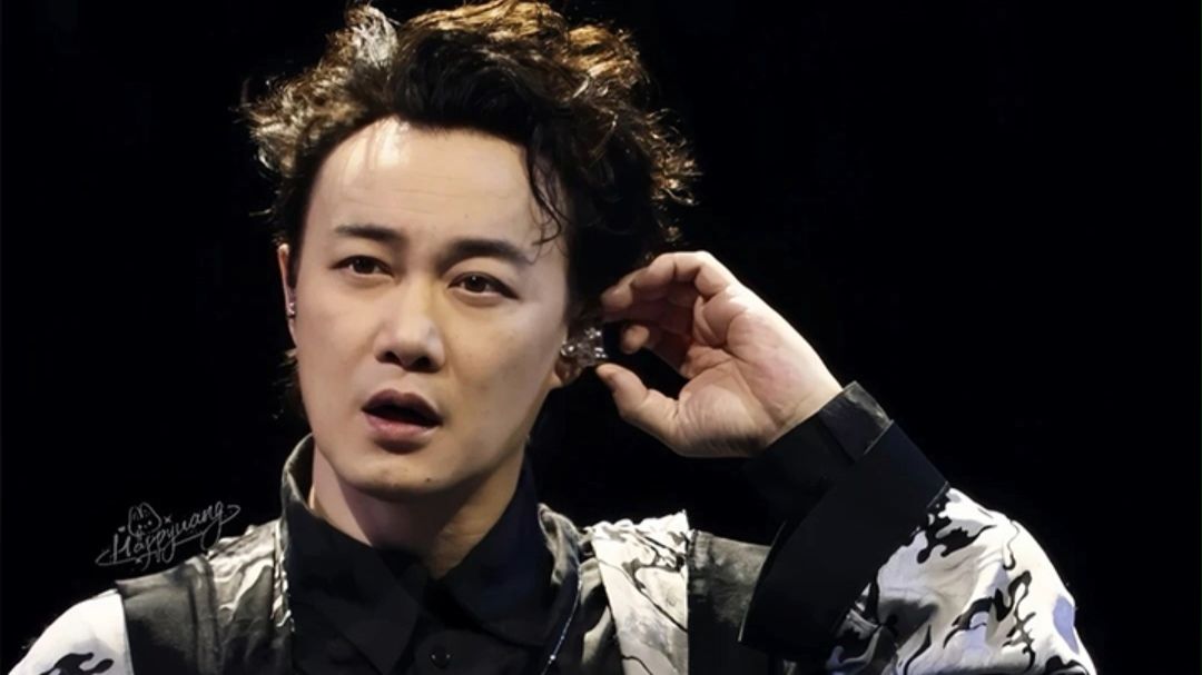 陈奕迅现学现唱《爱情买卖》网友：这声音拌鞋底都好听