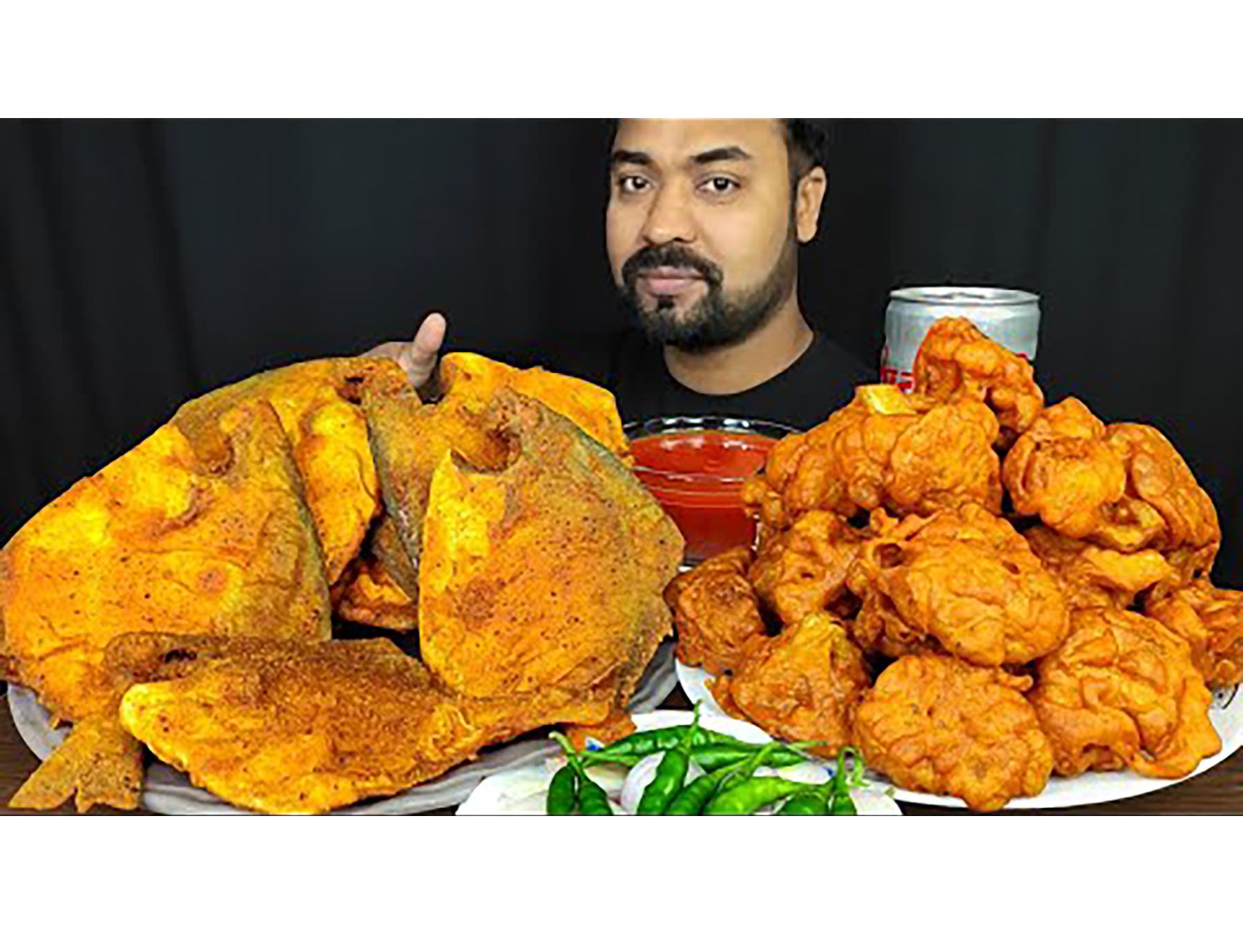 10 PIECE WHOLE POMFRET FRY & HUGE CAULIFLOWER GOBI PAKORA EATING CHALLENGE MUKB哔哩哔哩bilibili