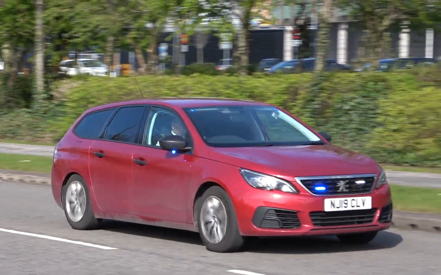 英国标致308sw交通警车出警