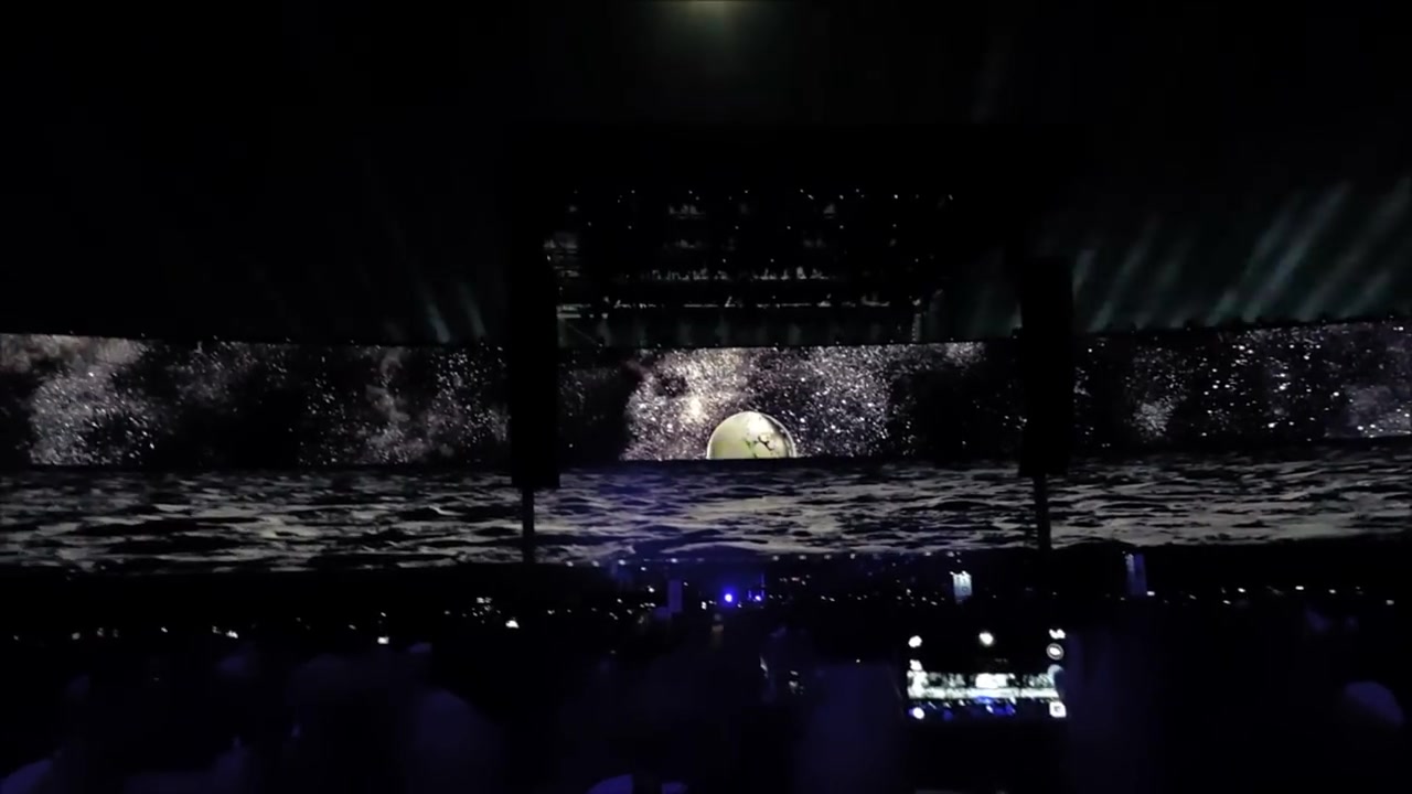 平克佛罗伊德主唱 Roger Waters 在16年沙漠音乐节上的演出实况哔哩哔哩bilibili