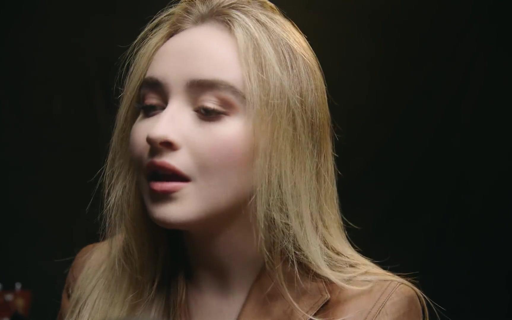 sabrina carpenter-almost love official performance_哔哩哔哩_bili