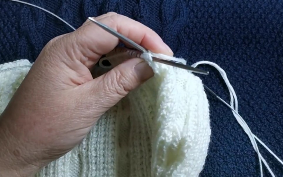 麻花衣右前片斜肩的缝合教程,适合毛衣的肩缝缝合,新手简单易学