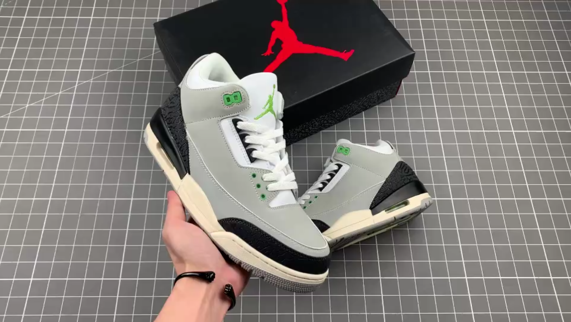 [图]高颜值性价比莆田鞋 耐克NIKE Air Jordan 3 Retro叶绿素/灰绿手稿 中端性价比之王 莆田鞋哪里买靠谱？