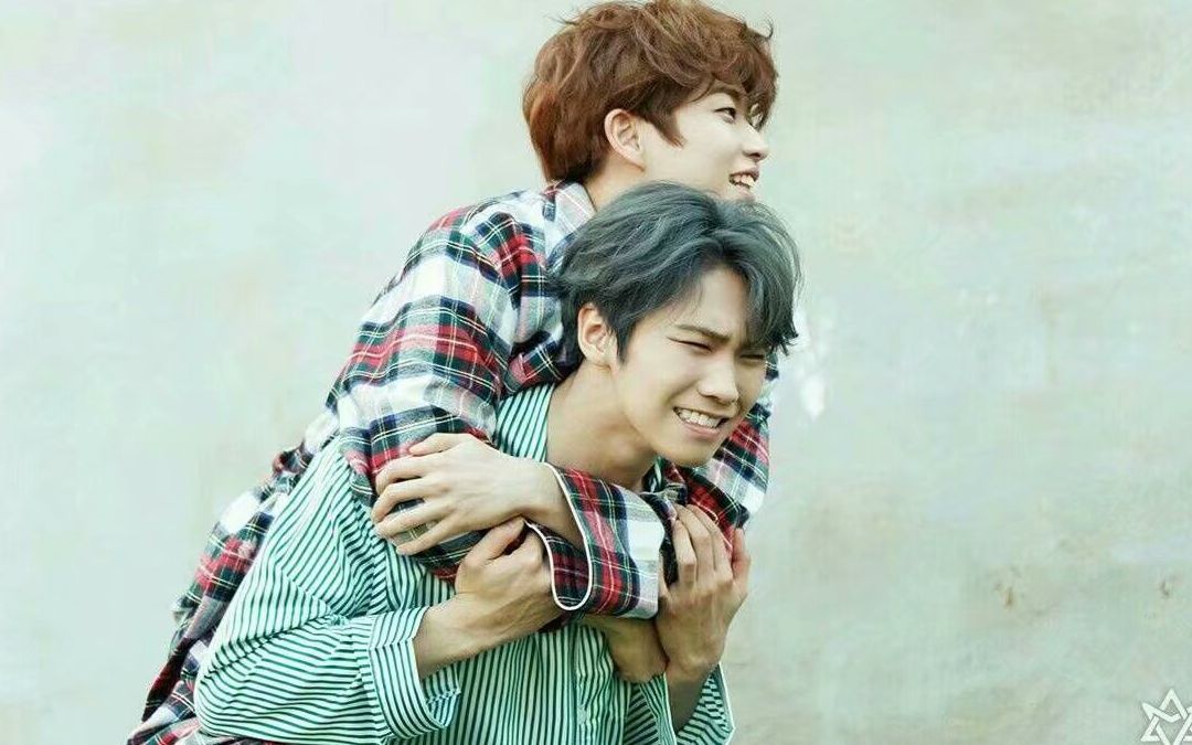 【astro】(队内cp)《对不起,我看的周偶好像不太一样》(rocky×mj)