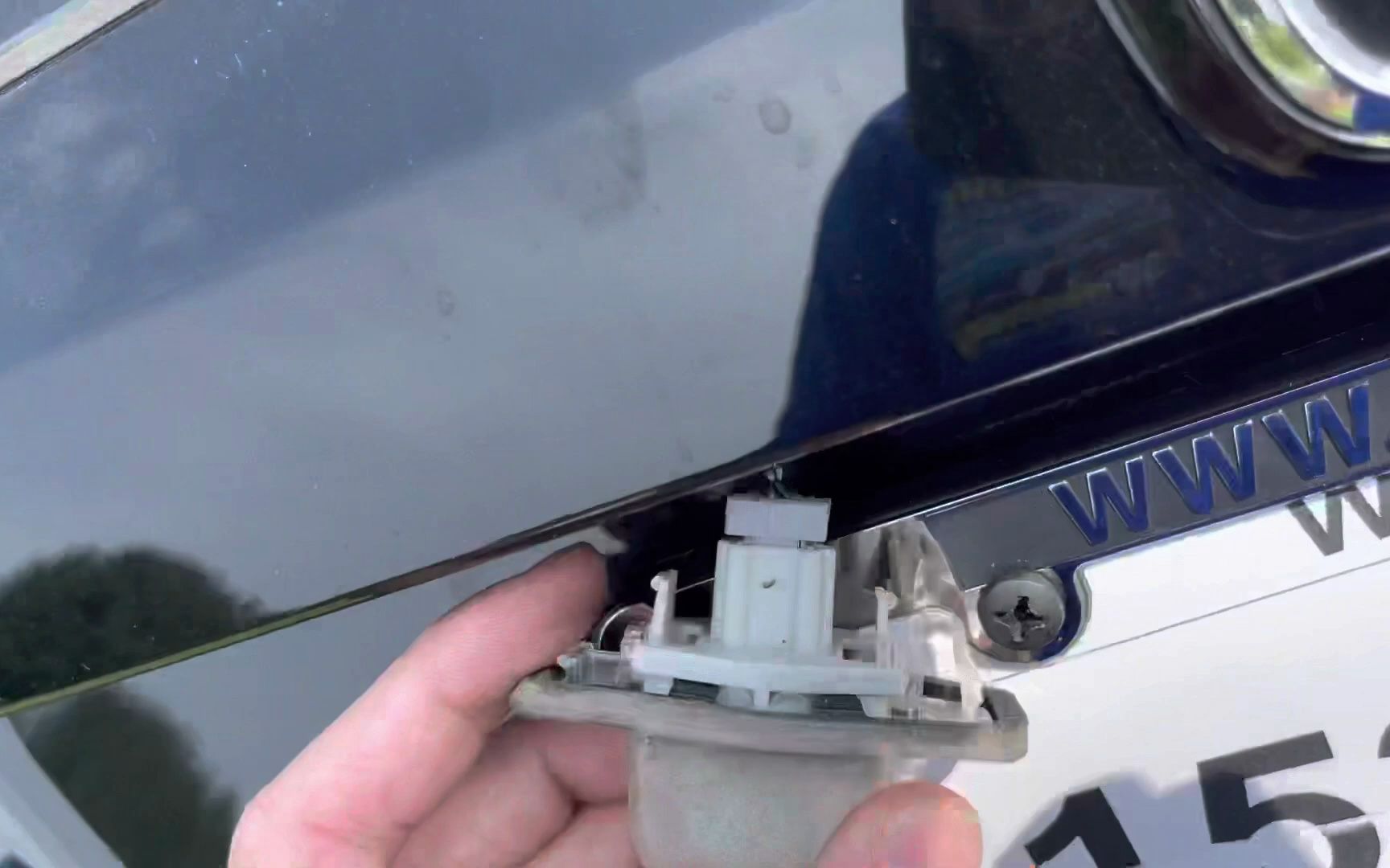 二代飞度 ge8 更换牌照灯