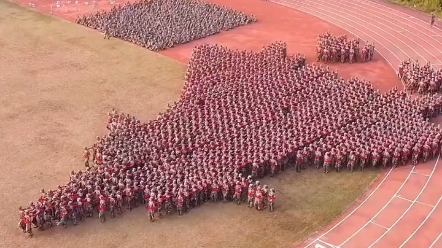 [图]广州华立学院举行军训汇演，震撼全场