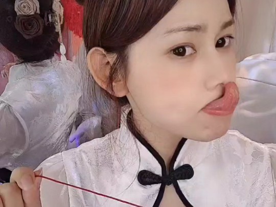 舌头打结挑战,嘴里有一台纺织机