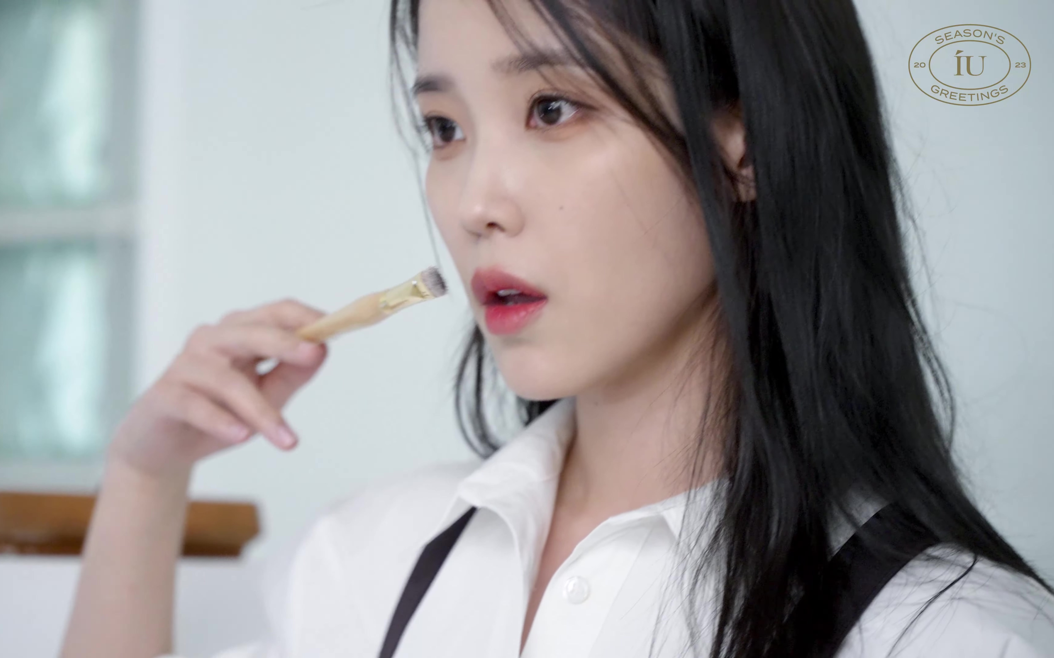 偶像明星们见到iu的reaction