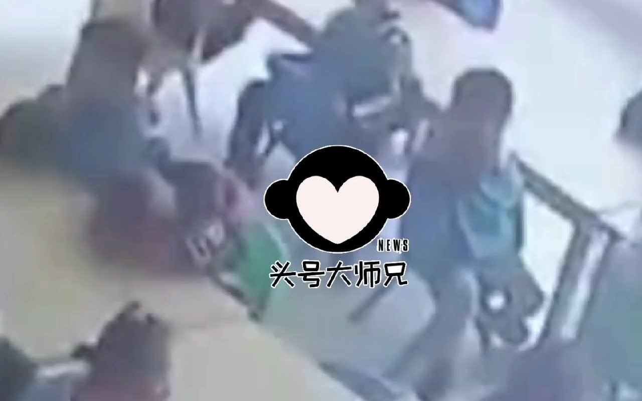 网传幼儿园男童呕吐后趴桌身亡当地教育局回应在走司法程序