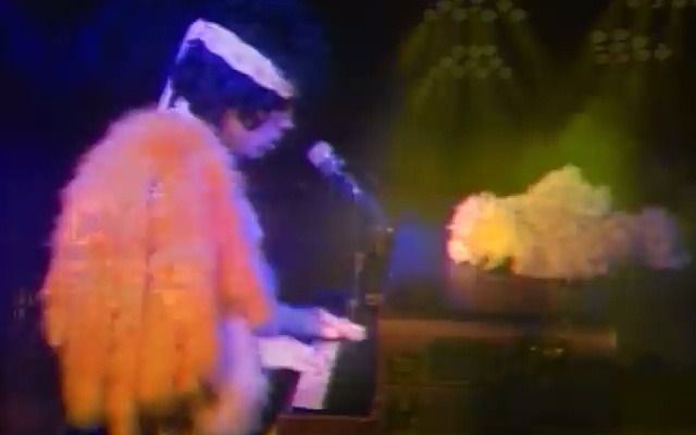 [图]【最佳现场】Prince - The Beautiful Ones (Live 1985)【官方mv】