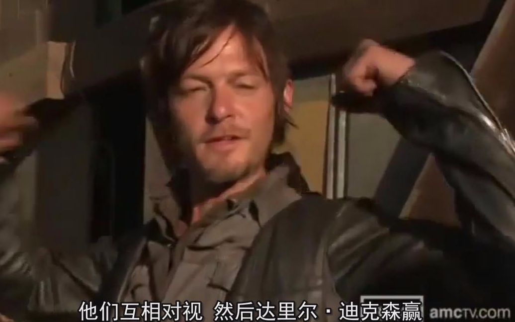 [图]【自制字幕】行尸走肉幕后. 达里尔的弩. Norman Reedus. Daryl Dixon.没人能抵挡诺曼·瑞杜斯的撒娇. 视频经过删减