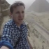 【作死】德国男子花8分钟爬上埃及金字塔现场。。。后被捕