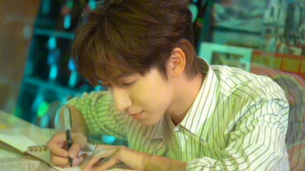 【贺峻霖】时代少年团四周年微电影《除我之外全员凶手》周边拍摄花絮