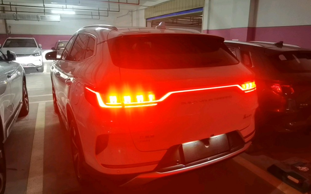 宋plus dmi锁车 开锁尾灯效果