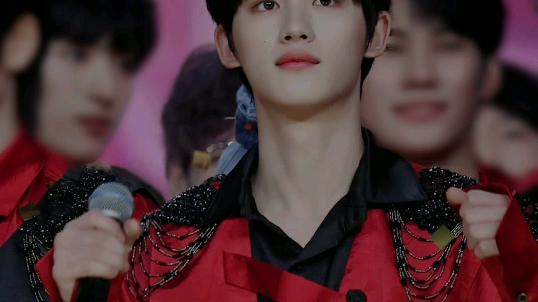 丁程鑫左航等我再见你们之时你们背后已经是星辰大海