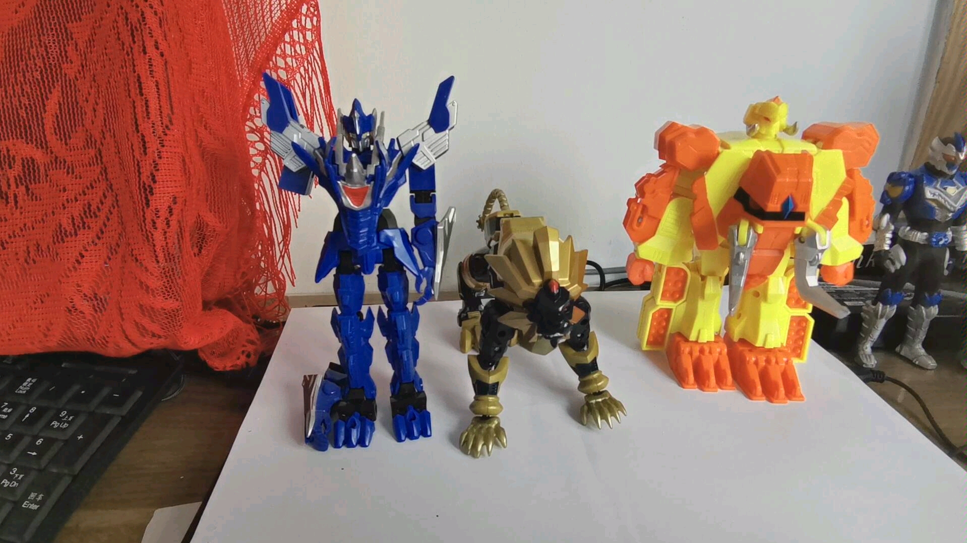 绝地雄狮,雷象,超兽武装变形玩具