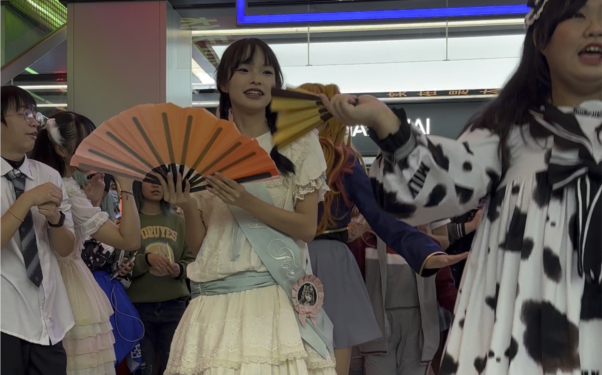 随机舞蹈路演 宅舞 百联zx ##cosplay #二次元 #随机舞蹈222