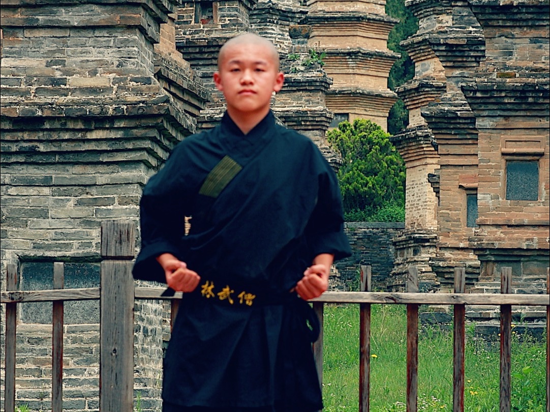 嵩山少林寺,少林武僧恒乐练习《少林十三拳》.