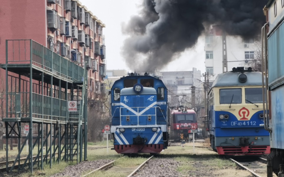 保段拍车:df7-0203突然启机,第一次知道还有调段内机车的,真调"机"