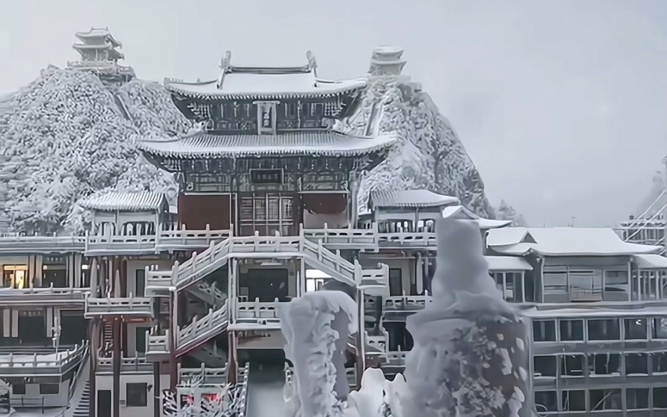 [图]“来时山有雪，归去尽白头”