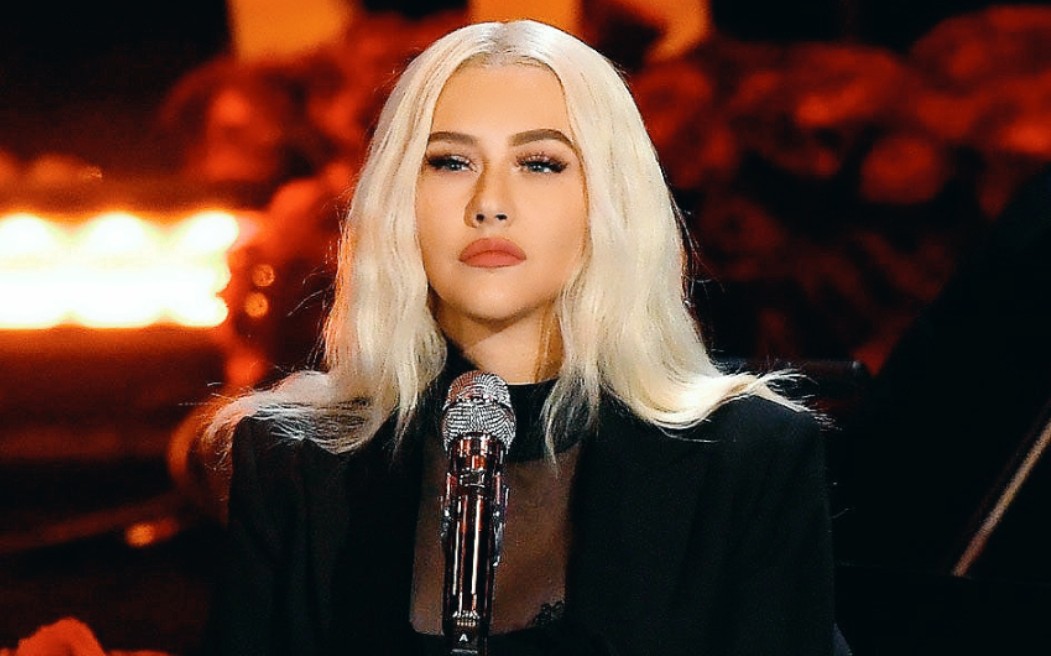 【缅怀科比】擦妈christina aguilera在追思会献上《万福玛利亚》