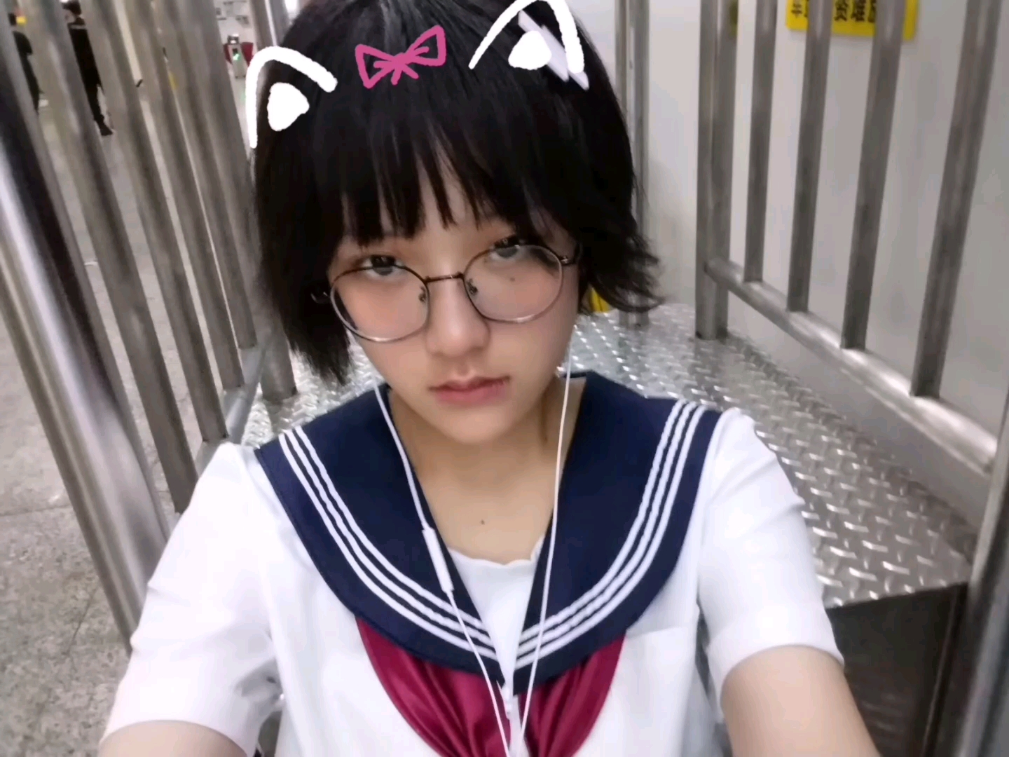 一个初中生的自拍……(还有我的猫)