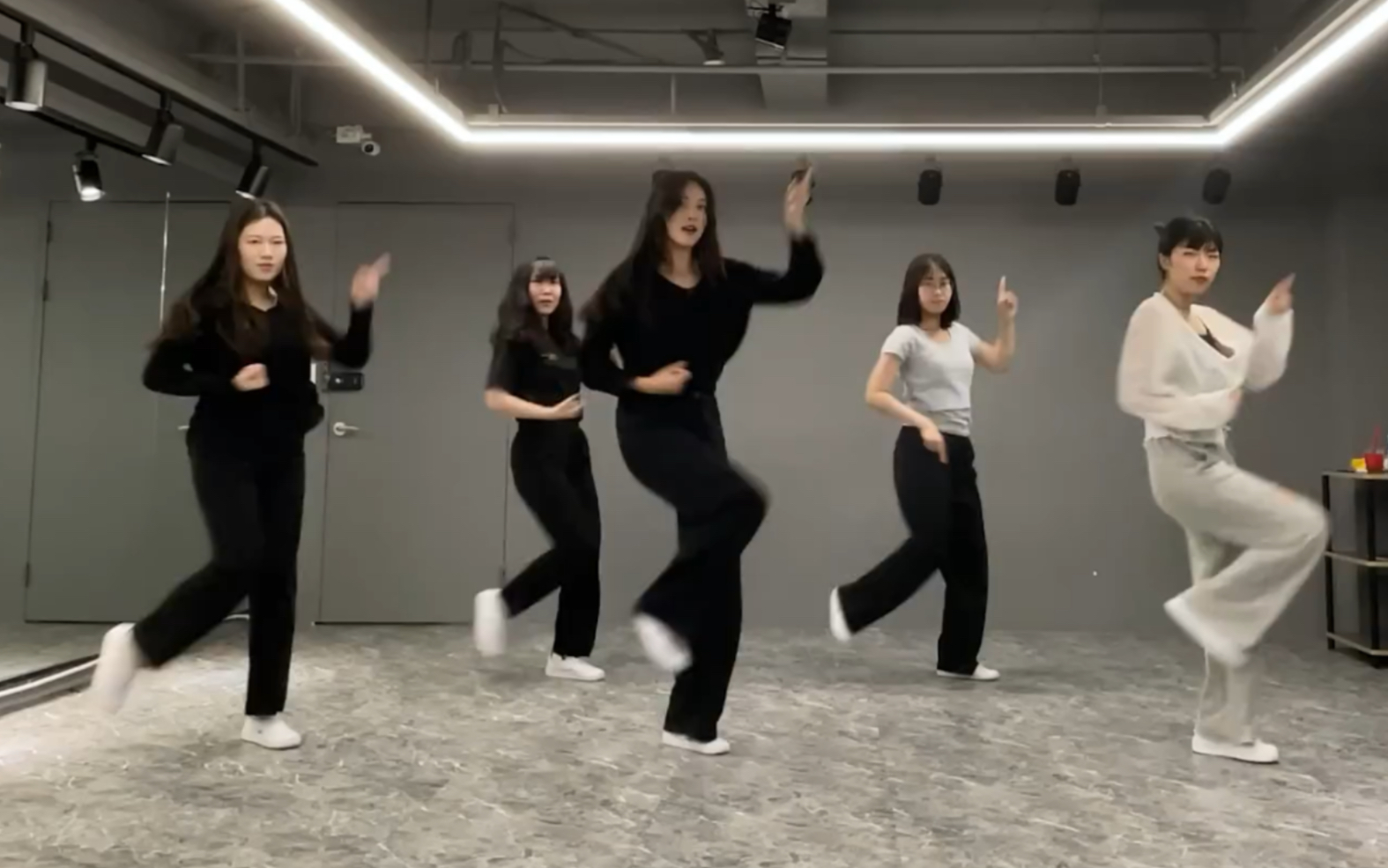 [图]Wonder Girls -Tell Me Choreography Cover