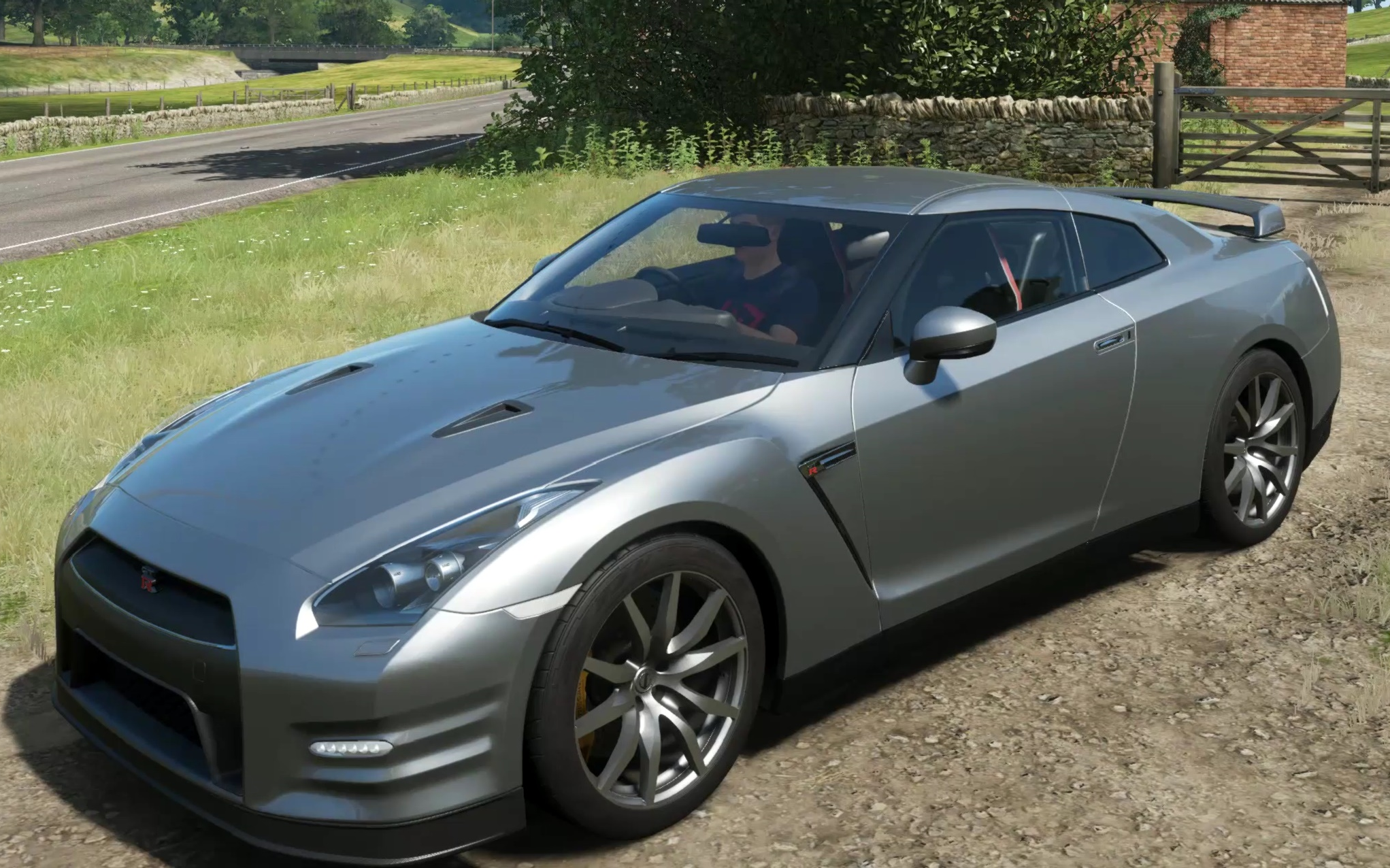 地平线4:战神归来!试驾3.8t的日产gt-r跑车