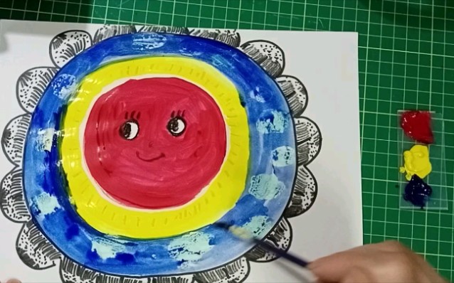 《儿童创意美术教程四》:小朋友,我们用油水分离法画一个大太阳吧