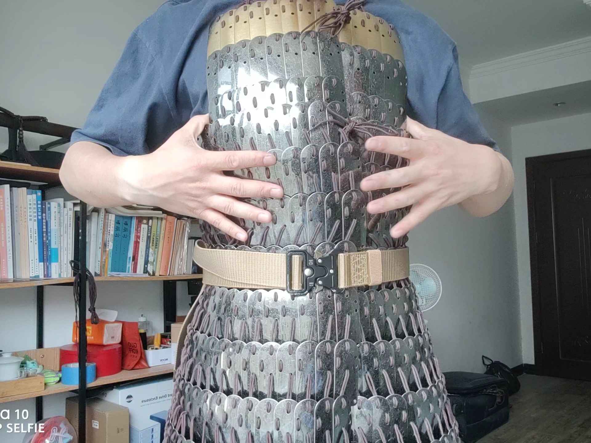 好久没更新了,新做的胸甲完工了