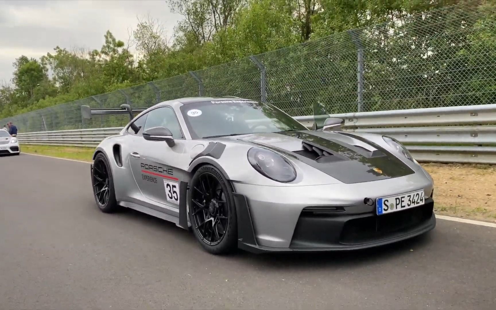 992 gt3 rs vs cayman gt4 rs on nordschleife - how big is the gap