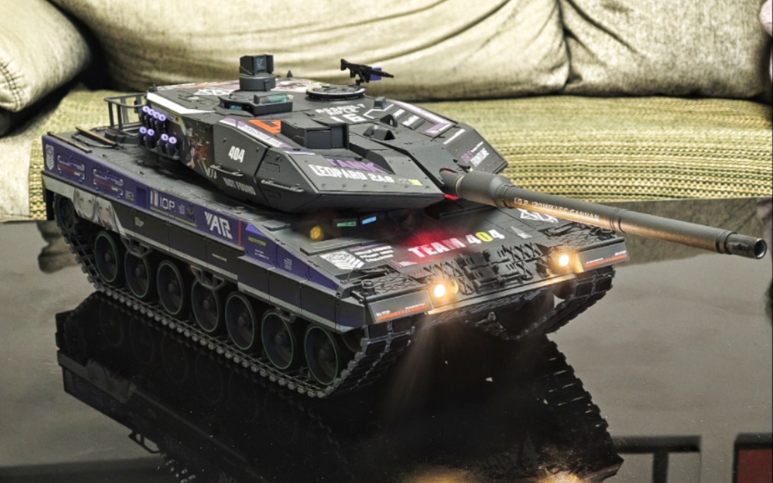 灿烁全金属豹2遥控坦克 动态演示